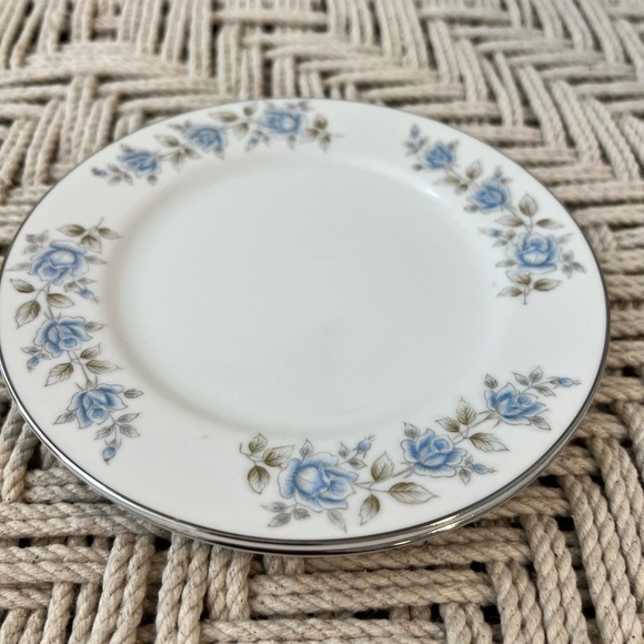Lot of 2 Lennolds Rhapsody Floral Blue and White Plate - Picture 1 of 5